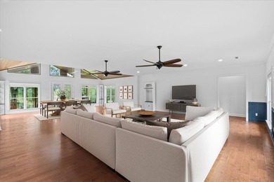 Luxury lakefront living in the highly sought-after Headland - photo 9