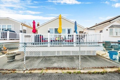 Welcome to 6 Edgewater Park, a beautifully maintained 3-bedroom - photo 17