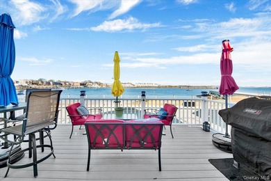 Welcome to 6 Edgewater Park, a beautifully maintained 3-bedroom - photo 18