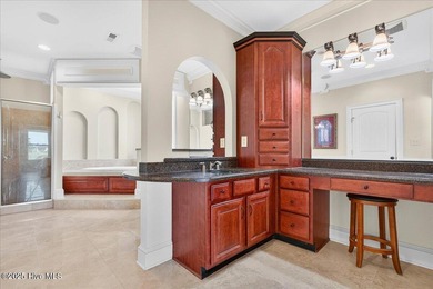 Luxury Living Redefined - Custom Home with Private Wildlife - photo 22