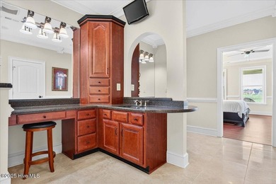 Luxury Living Redefined - Custom Home with Private Wildlife - photo 23