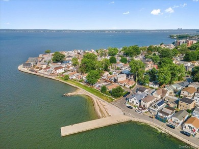 Welcome to 6 Edgewater Park, a beautifully maintained 3-bedroom - photo 23