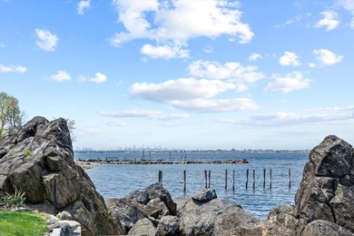 Set on 1.34 private waterfront acres in the Village of Kings - photo 23