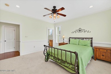 Luxury Living Redefined - Custom Home with Private Wildlife - photo 25