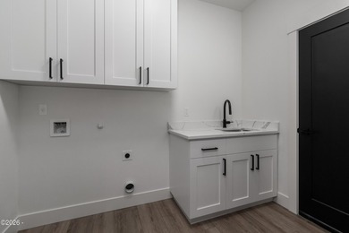 Quality one level New Construction home in the highly desirable - photo 26