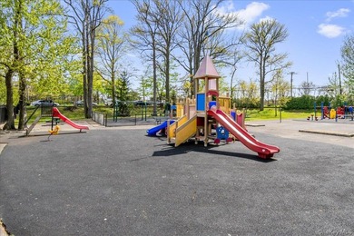 Welcome to 6 Edgewater Park, a beautifully maintained 3-bedroom - photo 26