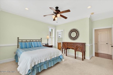Luxury Living Redefined - Custom Home with Private Wildlife - photo 27
