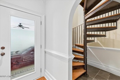 Luxury Living Redefined - Custom Home with Private Wildlife - photo 31
