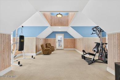 Luxury Living Redefined - Custom Home with Private Wildlife - photo 32