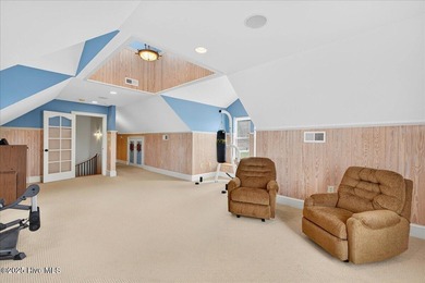 Luxury Living Redefined - Custom Home with Private Wildlife - photo 33