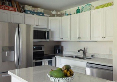 Laid back luxury and an exceptional location! This beautifully - photo 3
