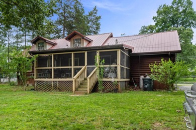Welcome to this charming 3-bedroom, 2-bath cottage-style home - photo 4