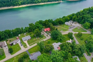 Welcome to this charming 3-bedroom, 2-bath cottage-style home - photo 10