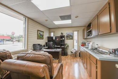 This versatile property is suited for many types of businesses