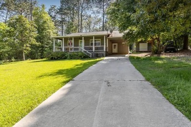 Beautiful 2 bedroom 1 bath cabin tucked away in the Pines of - photo 1