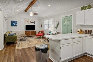 Beautiful 2 bedroom 1 bath cabin tucked away in the Pines of - photo 3