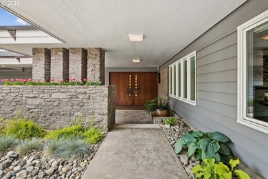 A one-of-one Architectural Offering with Panoramic Mountain & - photo 5