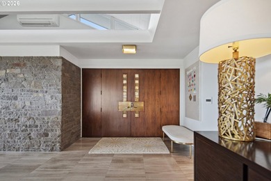 A one-of-one Architectural Offering with Panoramic Mountain & - photo 6