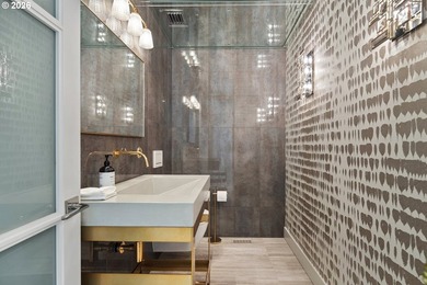 A one-of-one Architectural Offering with Panoramic Mountain & - photo 8