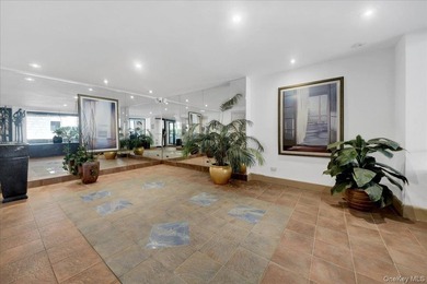 THE PERFECT LOCATION! Beautifully renovated and move-in ready - photo 22