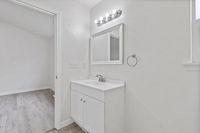 Stylish, single-level home, located in the desirable north side - photo 24