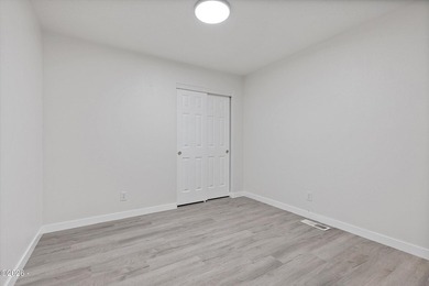 Stylish, single-level home, located in the desirable north side - photo 27