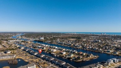 Welcome to Carolina Yacht Landing, a sought-after gated waterway - photo 28