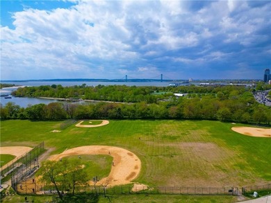 EXCEPTIONAL NEW CONSTRUCTION IN PRIME GRAVESEND - EACH RESIDENCE - photo 32