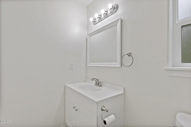 Stylish, single-level home, located in the desirable north side - photo 33