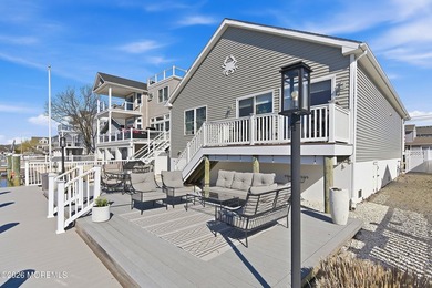 Move right in to this immaculate & spacious ''staycation'' home! - photo 3