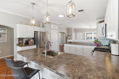 Move right in to this immaculate & spacious ''staycation'' home! - photo 8