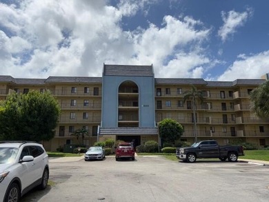 SPACIOUS AND BRIGHT 3 BEDROOM/2BTH , 4TH FLOOR PRIME END UNIT - photo 1