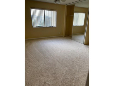 SPACIOUS AND BRIGHT 3 BEDROOM/2BTH , 4TH FLOOR PRIME END UNIT - photo 9