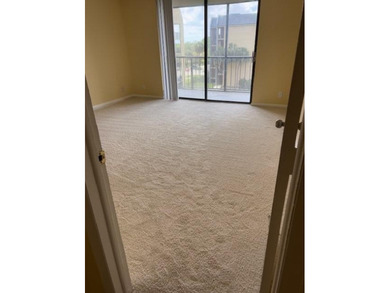 SPACIOUS AND BRIGHT 3 BEDROOM/2BTH , 4TH FLOOR PRIME END UNIT - photo 10