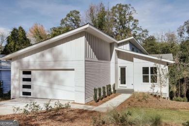 Lake Home For Sale in Athens, Georgia