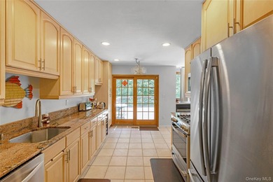 Welcome to 63 Lisa Drive, a beautifully maintained 3-bed and 2 - photo 9