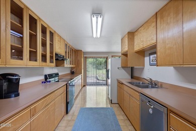 CHARMING COASTAL HOME! This 2,320 square foot home is located on - photo 12