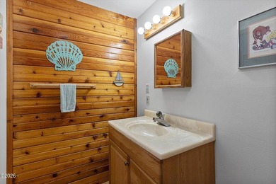 CHARMING COASTAL HOME! This 2,320 square foot home is located on - photo 20