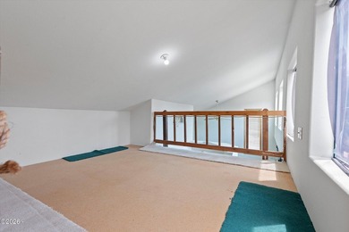 CHARMING COASTAL HOME! This 2,320 square foot home is located on - photo 29