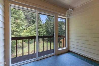 CHARMING COASTAL HOME! This 2,320 square foot home is located on - photo 31
