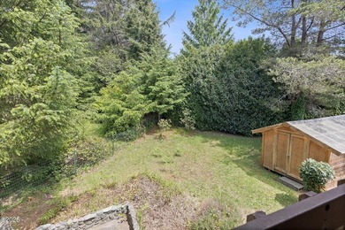 CHARMING COASTAL HOME! This 2,320 square foot home is located on - photo 32
