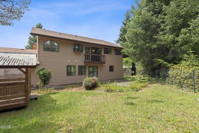 CHARMING COASTAL HOME! This 2,320 square foot home is located on - photo 37
