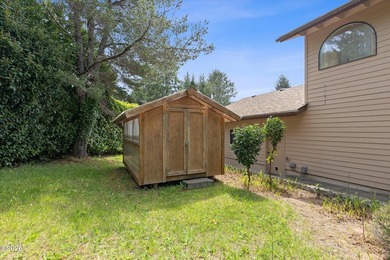 CHARMING COASTAL HOME! This 2,320 square foot home is located on - photo 40