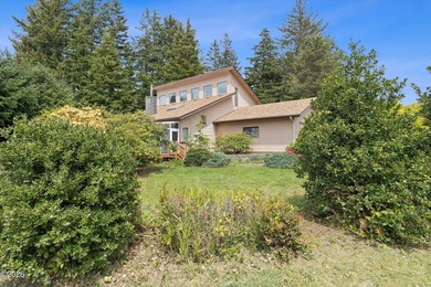 CHARMING COASTAL HOME! This 2,320 square foot home is located on - photo 43