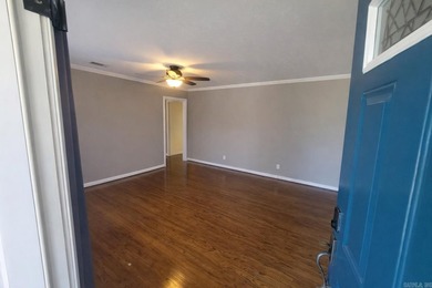 Welcome to 130 Sheridan Rd in North Little Rock-a spacious 3 bed - photo 3