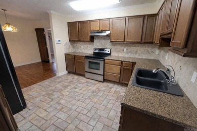 Welcome to 130 Sheridan Rd in North Little Rock-a spacious 3 bed - photo 4
