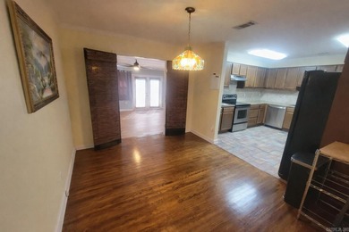 Welcome to 130 Sheridan Rd in North Little Rock-a spacious 3 bed - photo 6