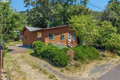 Timeless charm meets modern updates in this well-maintained - photo 2