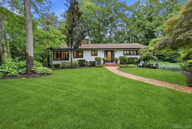 Meticulously renovated, this spacious 4 bedroom, 3 bathroom - photo 1