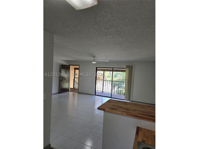 Beautiful 1-bed, 1-bath condo in the desirable gated community - photo 8
